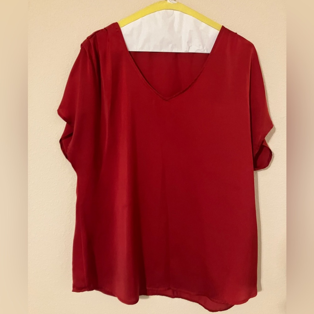 Apt.9 Blouse Women’s Large Red

Gently worn. Good condition.